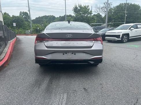 Used 2023 Hyundai Elantra Limited w/ Cargo Package FWD image 4