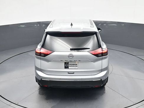 Certified 2025 Nissan Rogue S FWD image 28