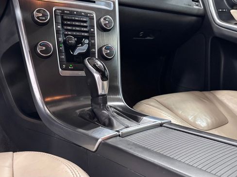 Used 2015 Volvo XC60 T6 Premier Plus image 16