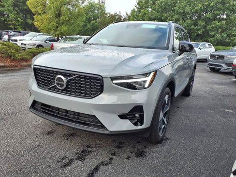 New 2026 Volvo XC40 B5 Plus w/ Protection Package Premier image 8