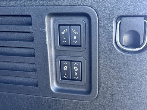 Used 2024 GMC Acadia Denali w/ Super Cruise Package image 35