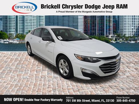 Used 2023 Chevrolet Malibu LS FWD image 2