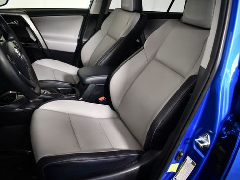 Used 2018 Toyota RAV4 Limited image 18