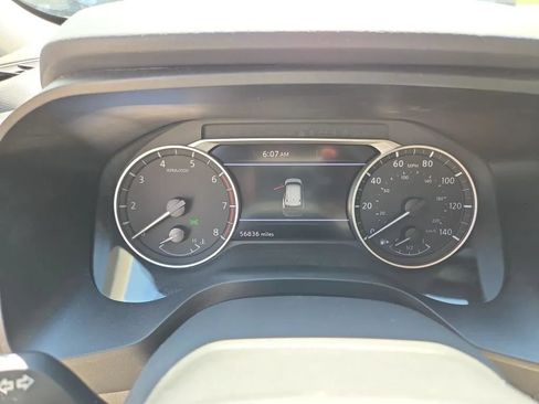 Used 2025 Nissan Rogue SV FWD image 6