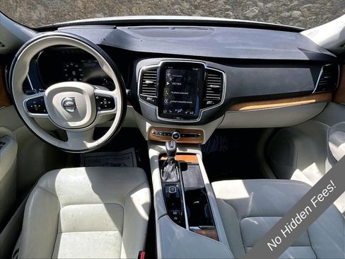 Used 2022 Volvo XC90 T6 Momentum AWD/4WD image 14