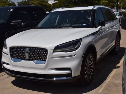 Used 2022 Lincoln Aviator Reserve w/ Equipment Group 201A AWD/4WD image 2