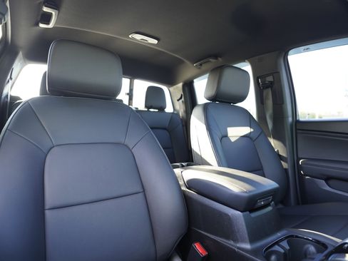 Used 2024 Chevrolet Colorado LT w/ LT Convenience Package III AWD/4WD image 11