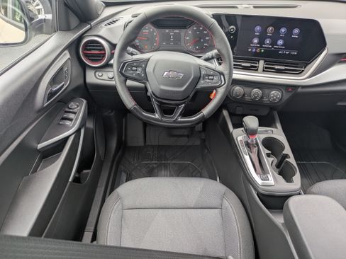 New 2026 Chevrolet Trax RS w/ Sunroof Package FWD image 4