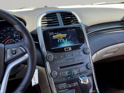 Used 2013 Chevrolet Malibu Eco w/ Power Convenience Package FWD image 9