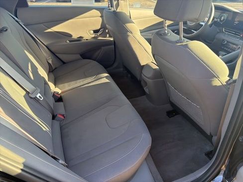 Used 2025 Hyundai Elantra SEL FWD image 27