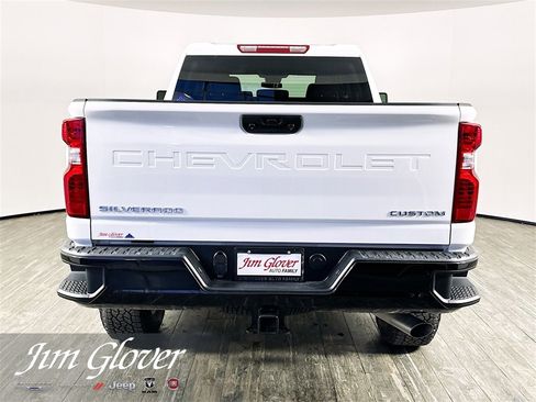 Used 2025 Chevrolet Silverado 2500 Custom w/ Custom Convenience Package image 6