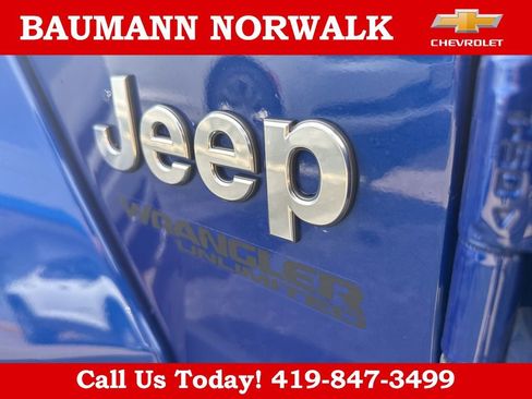 Used 2020 Jeep Wrangler Unlimited Sahara AWD/4WD image 30