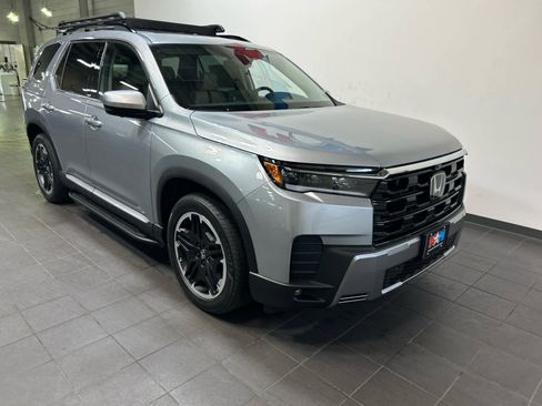 New 2026 Honda Pilot image 2