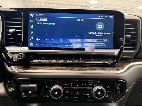 Used 2025 Chevrolet Silverado 2500 LT image 52