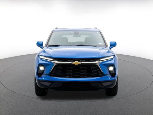 Used 2026 Chevrolet Blazer LT FWD image 2