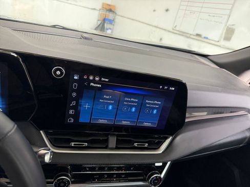 Used 2025 Chevrolet Equinox LT image 21