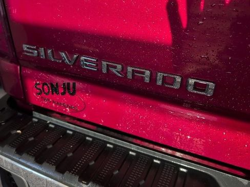 Used 2021 Chevrolet Silverado 2500 LTZ w/ LTZ Premium Package image 36