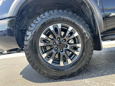 Used 2021 Nissan Titan PRO-4X w/ Pro-4x Convenience Package AWD/4WD image 12
