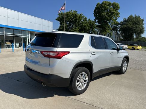 Certified 2021 Chevrolet Traverse LS FWD image 3