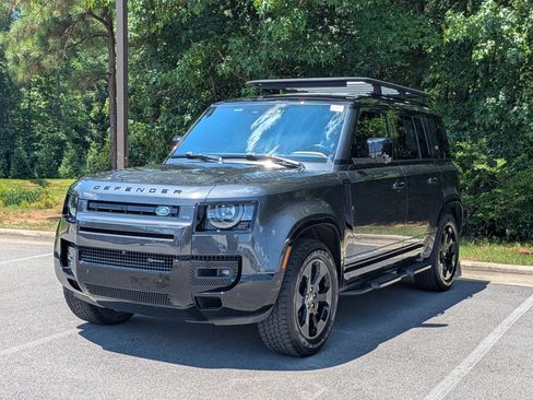Used 2023 Land Rover Defender 110 X-Dynamic SE AWD/4WD image 6