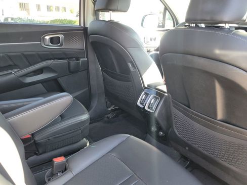 Certified 2023 Kia Sorento SX FWD image 8