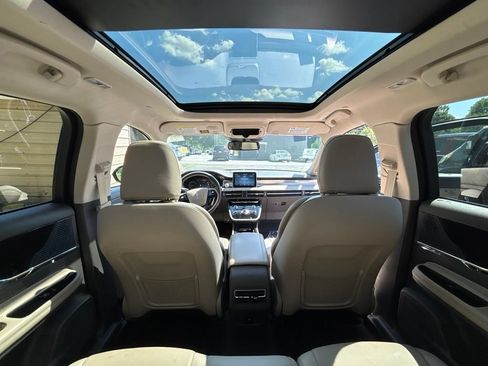 Used 2021 Lincoln Corsair FWD w/ Premium Package image 23