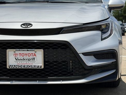 Certified 2025 Toyota Corolla SE FWD image 9