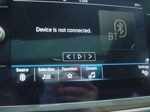 Used 2022 Volkswagen Tiguan SE image 20