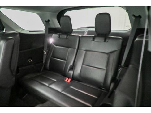 Used 2020 Ford Explorer XLT w/ Equipment Group 202A AWD/4WD image 32