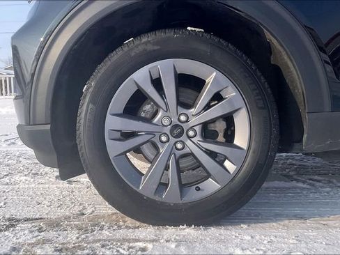 Used 2022 Ford Explorer XLT w/ Equipment Group 202A image 11