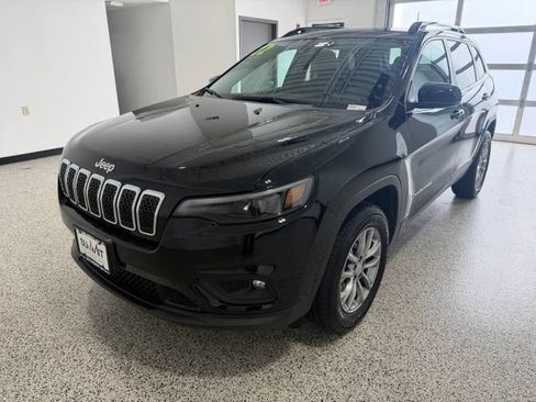 Used 2022 Jeep Cherokee Latitude Lux w/ Mopar Interior Package AWD/4WD image 6