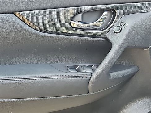 Used 2015 Nissan Rogue SL w/ SL Premium Package image 11