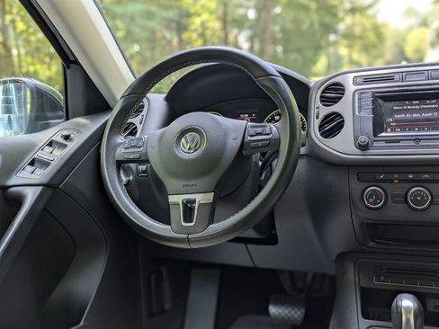 Used 2016 Volkswagen Tiguan S FWD image 18