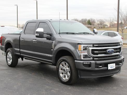 Used 2022 Ford F250 Platinum w/ FX4 Off-Road Package image 11