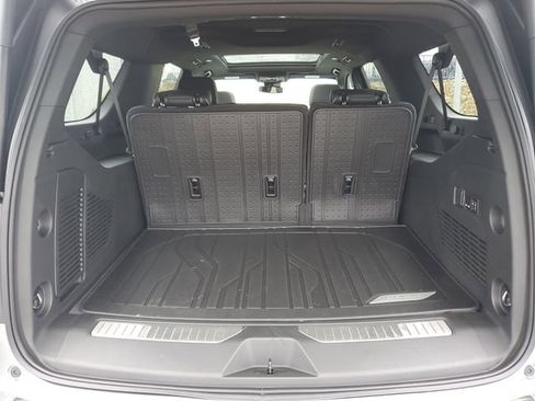 New 2026 Chevrolet Suburban Premier w/ Sun And Tow Package AWD/4WD image 8