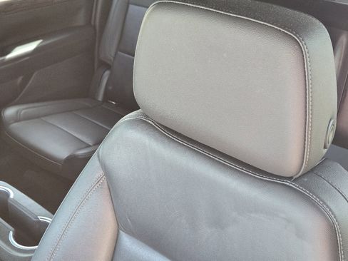 Used 2022 Chevrolet Suburban Z71 w/ Z71 Off-Road Package image 20