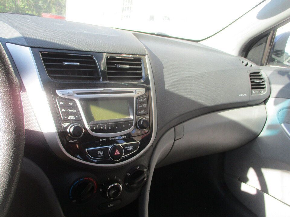 Used 2012 Hyundai Accent GLS w/ Premium Pkg 3 FWD image 37