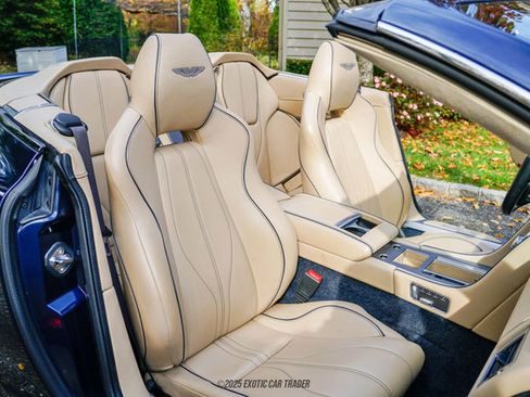 Used 2015 Aston Martin DB9 Volante image 35