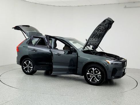 New 2026 Volvo XC60 B5 Core w/ Climate Package image 10