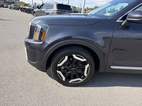 Used 2025 Kia Telluride S AWD/4WD image 11