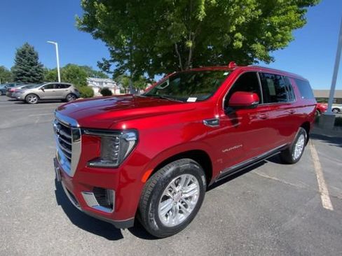 Used 2022 GMC Yukon XL SLT w/ SLT Premium Package AWD/4WD image 4