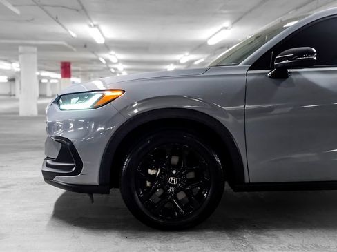 Used 2025 Honda HR-V Sport image 14