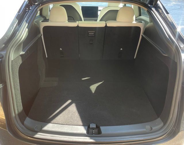 Used 2024 Tesla Model Y Long Range RWD image 17