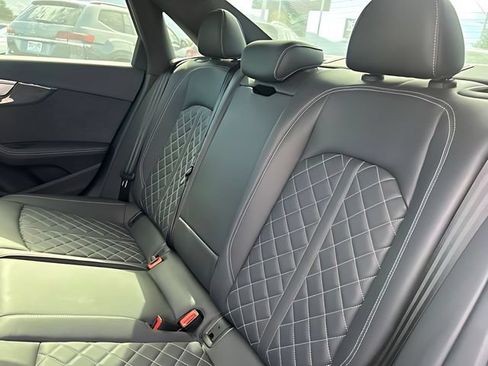 Used 2023 Audi S4 Premium Plus w/ Premium Plus Package AWD/4WD image 17