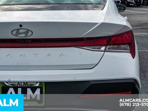 Used 2024 Hyundai Elantra SEL FWD image 12