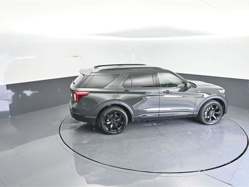 Used 2023 Ford Explorer ST-Line w/ Class IV Trailer Tow Package image 30