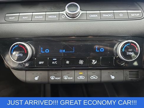 Used 2025 Hyundai Elantra SEL w/ Cargo Package FWD image 21