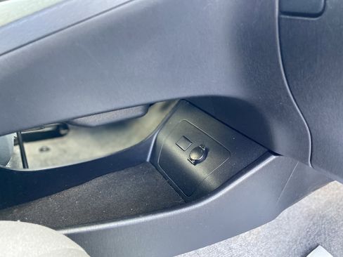 Used 2015 Toyota Prius Two image 19