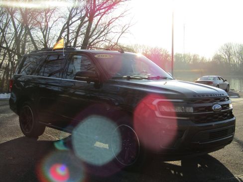 Certified 2023 Ford Expedition Limited image 6