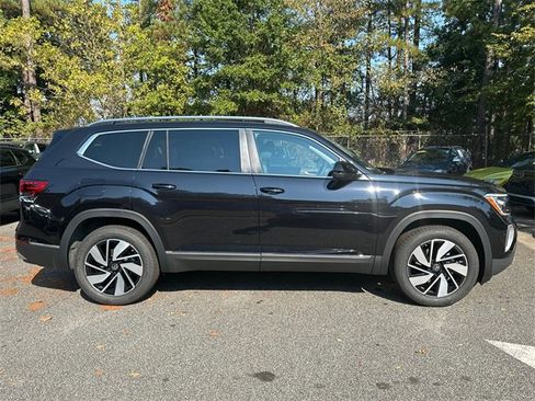 New 2026 Volkswagen Atlas SEL image 8